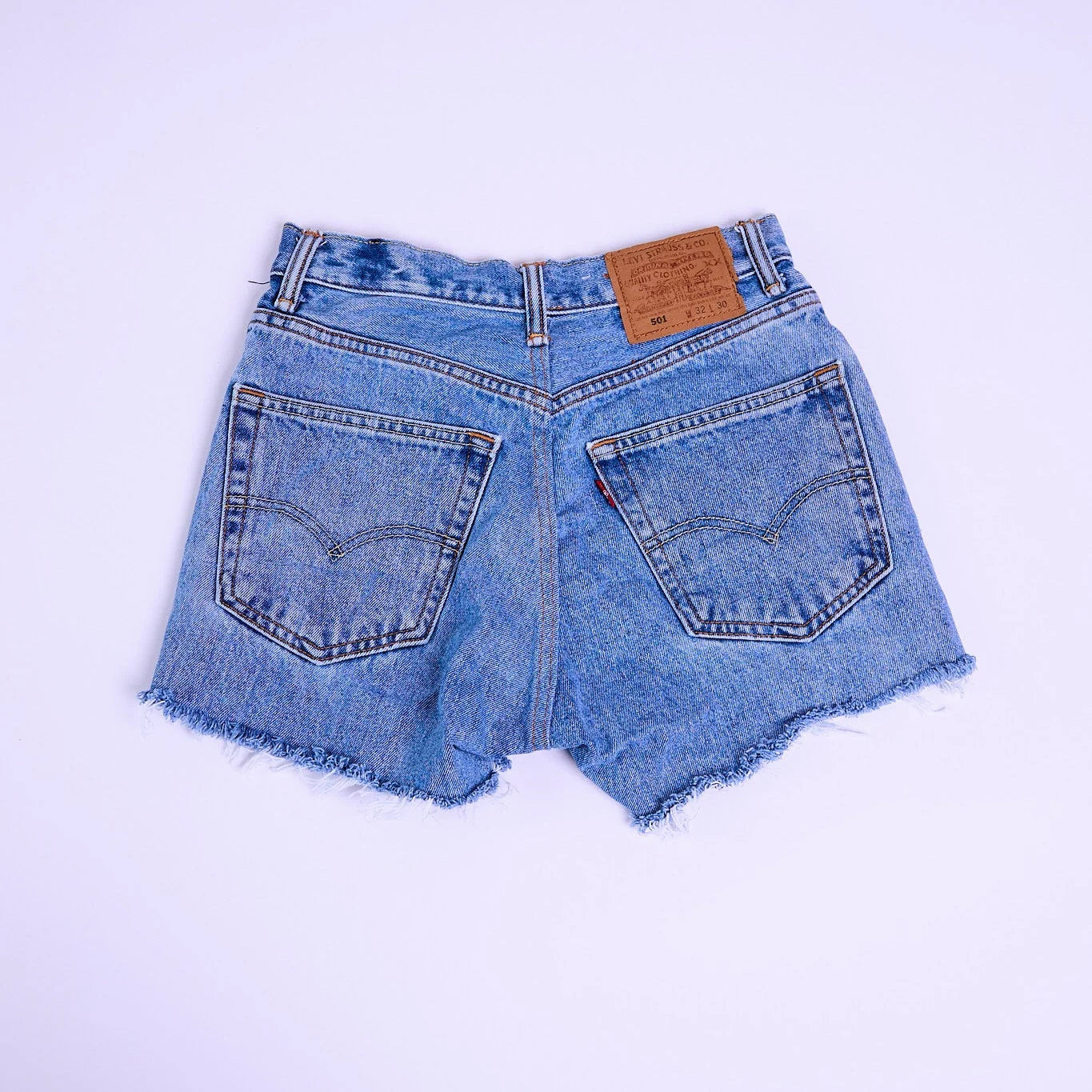Reworked Denim Shorts - Vintage Levi's Relaxed Daisy Cut  | Aelia