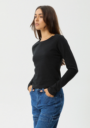 Elevate - Long Sleeve Tee | Afends