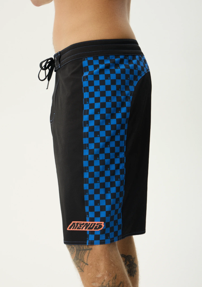 In'It 1000 - Surf Related V2 Boardshort 20" - Black