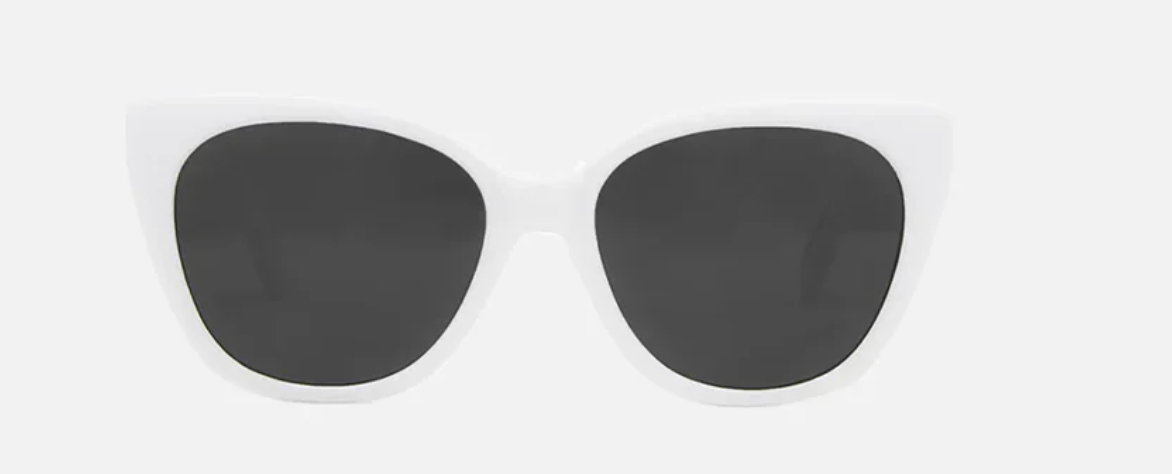 Uma - Gloss White Grey lens | Carve