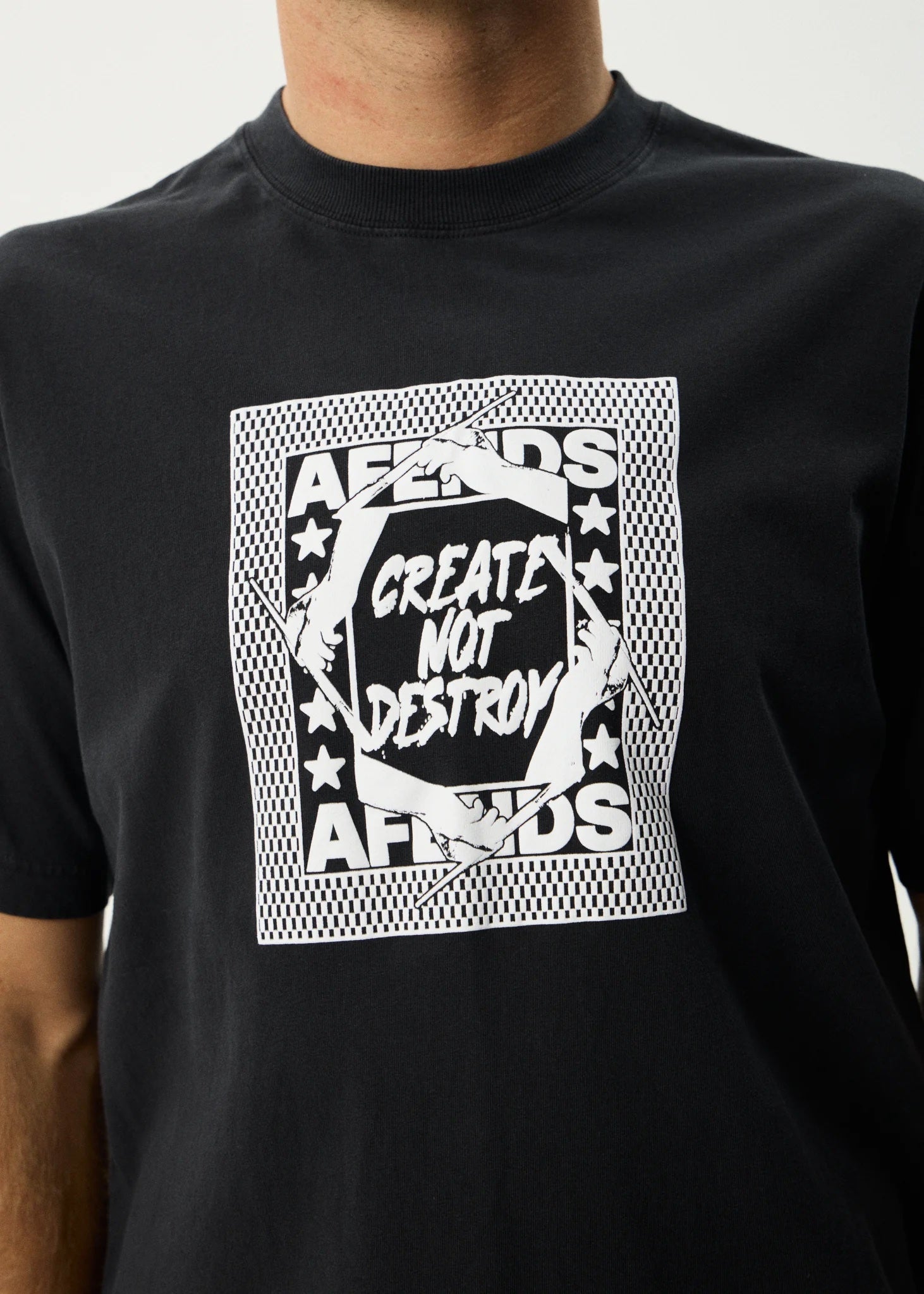 Painter Retro Tee - Stone Black | Afends