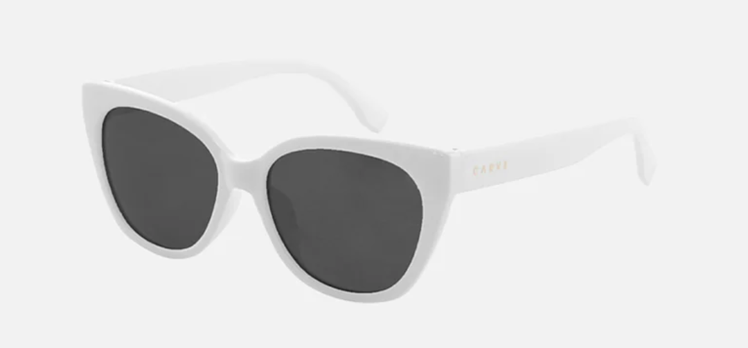 Uma - Gloss White Grey lens | Carve