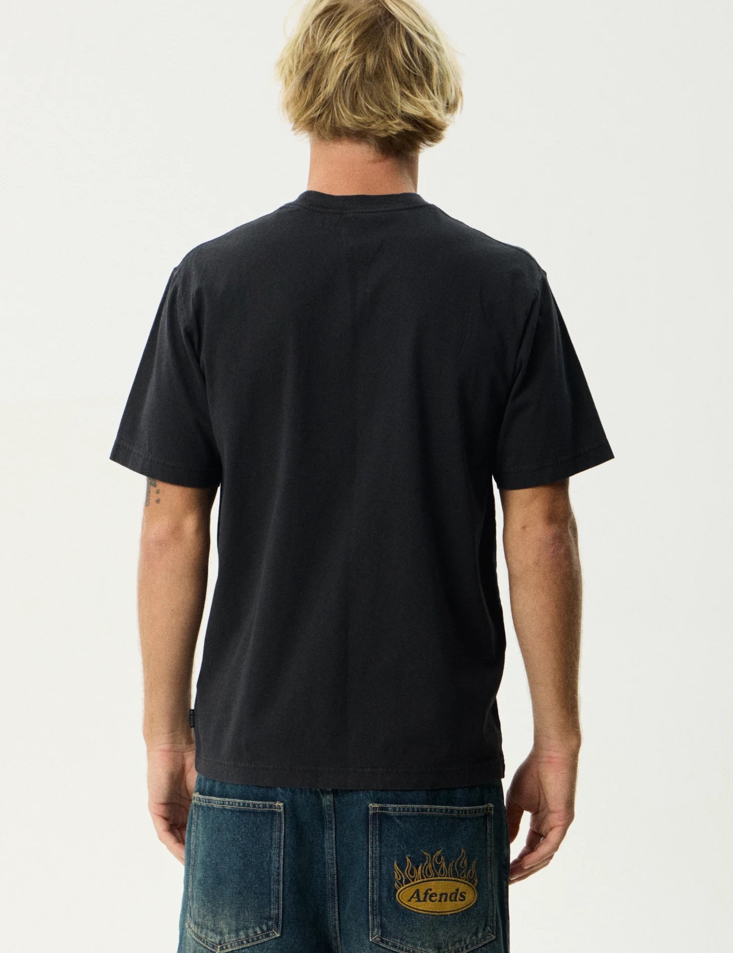 Painter Retro Tee - Stone Black | Afends